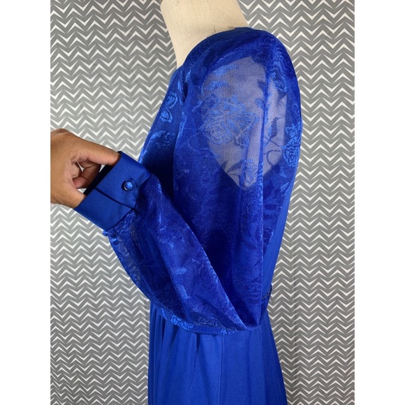 Blair Vintage Dress - Picture 4 of 8